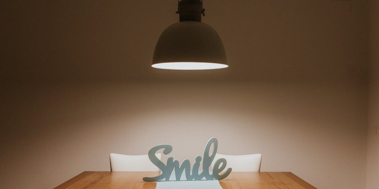 Lampa LED UFO – efektywne oświetlenie do hal i magazynów